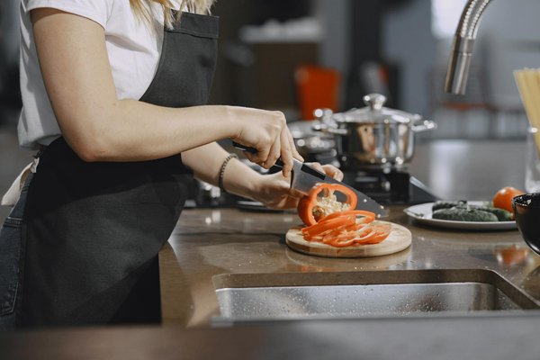 Comment préparer une salade de lentilles avec des légumes de saison?